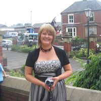 Catherine Holmes Photo 8
