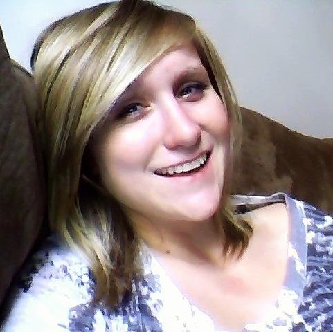 Bethany Sanders Photo 18