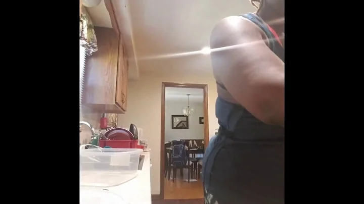 Tara Cummins Photo 28