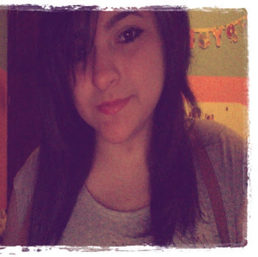 Astrid Morales Photo 17