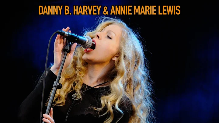 Annie Lewis Photo 35