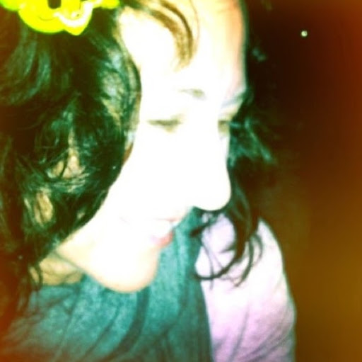 Julia Farrell Photo 18