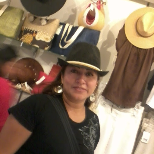 Elizabeth Avalos Photo 11