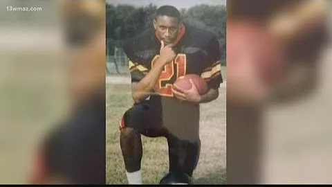 Derrick Clay Photo 34