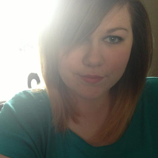 Holly Cartwright Photo 10