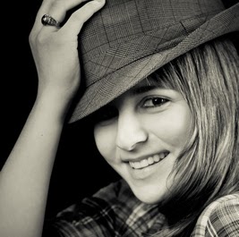 Andrea Day Photo 9