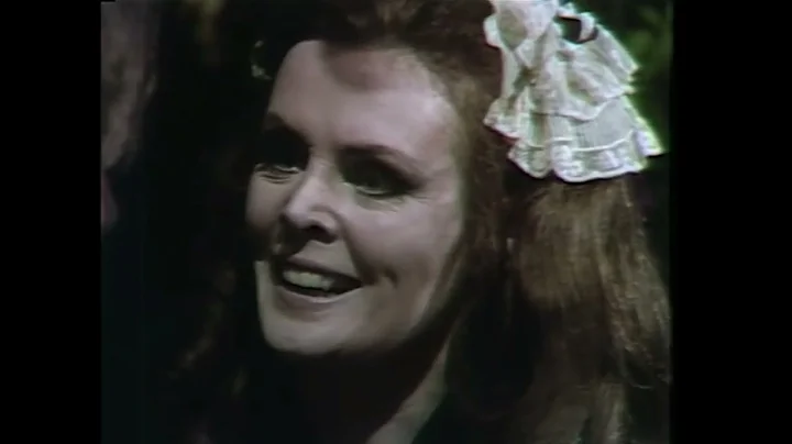 Eve Bradford Photo 19