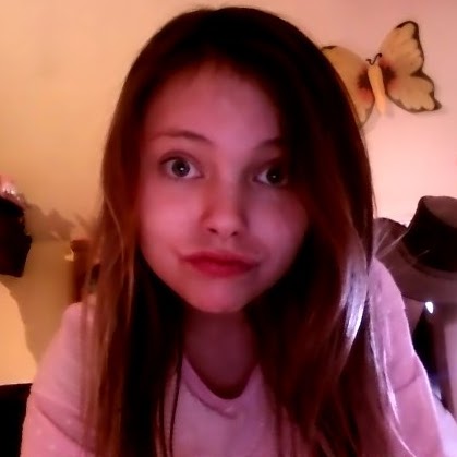 Selena Jones Photo 11