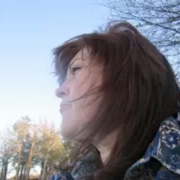 Carolyn Everett Photo 10
