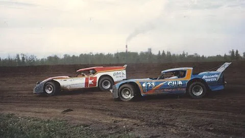 Tom Nesbitt Photo 31