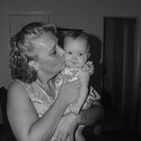 Julie Meredith Photo 8