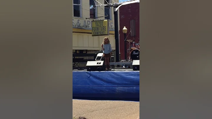 Jolene Bradshaw Photo 17