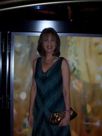 Ellen Costa Photo 17