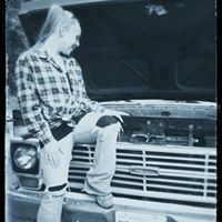 Sarah Muth Photo 6