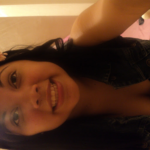 Helen Hernandez Photo 16