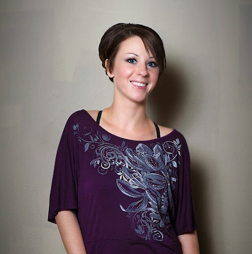 Vanessa Elliott Photo 18