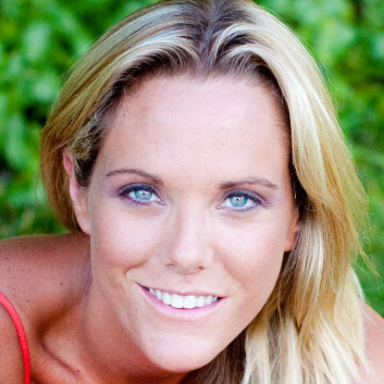 Andrea Delong Photo 9