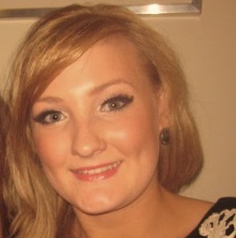 Anna Hutton Photo 13
