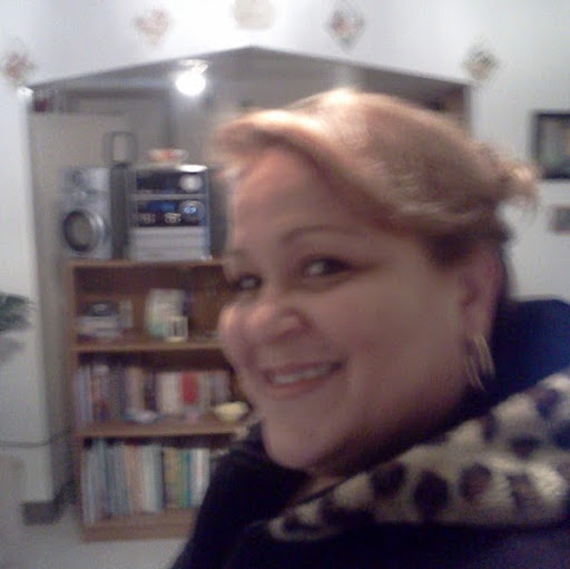 Luz Montanez Photo 9