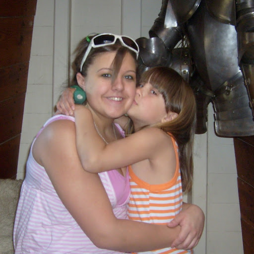 Holli Young Photo 14