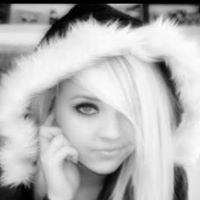 Stephanie Summers Photo 1