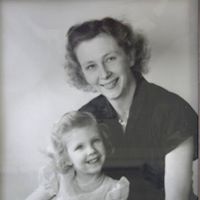 Judy Stowe Photo 2