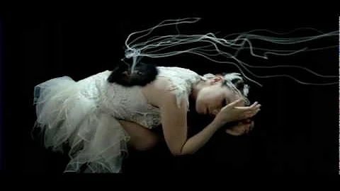 Emily Bjork Photo 14