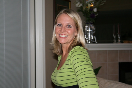 Joy Roberts Photo 17
