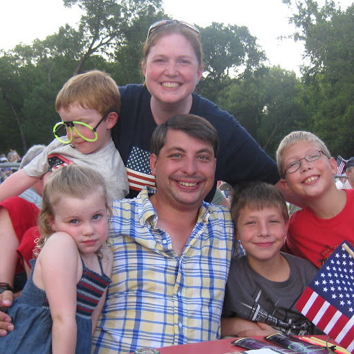 Kelly Lavelle Photo 9