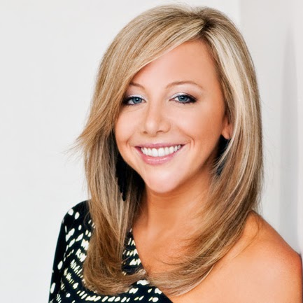 Mia Davies Photo 13