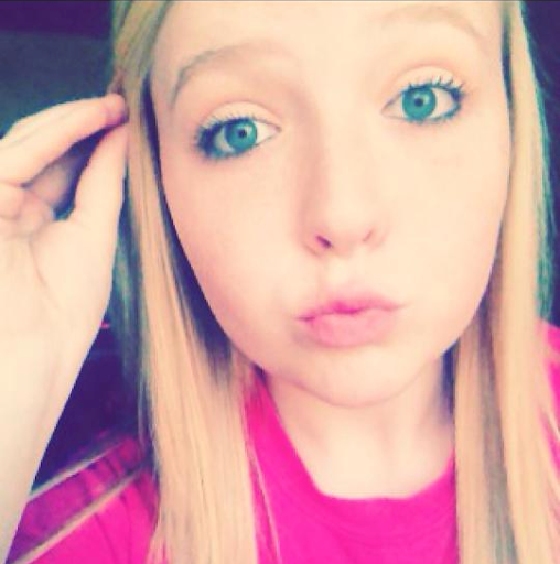Savannah Carter Photo 10