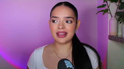 Eleanor Flores Photo 24