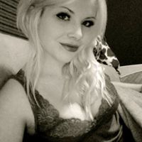 Emily Peach Photo 1