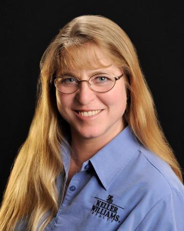 Brenda Lyons Photo 17
