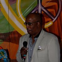 Clifton Owens Photo 5