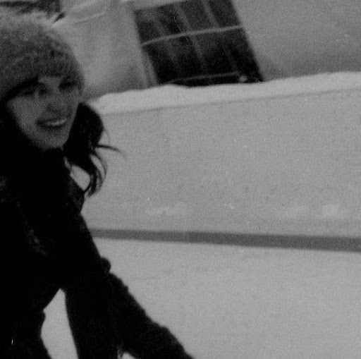 Sara Quinn Photo 12