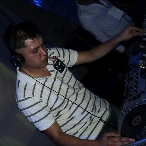 Roman Acosta Photo 14