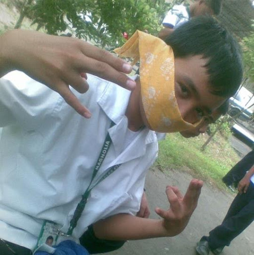 Angelo Mendoza Photo 14