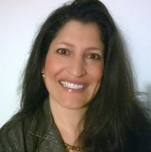 Angela Pedroza Photo 7