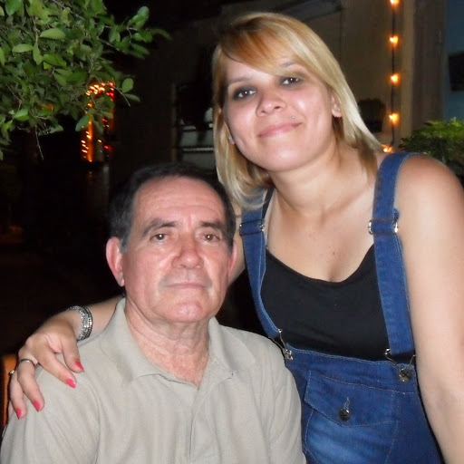 Elizabeth Zarate Photo 11