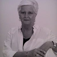 Elizabeth Spain Photo 1
