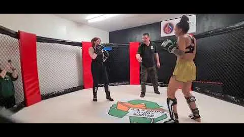 Natasha Cummings Photo 32