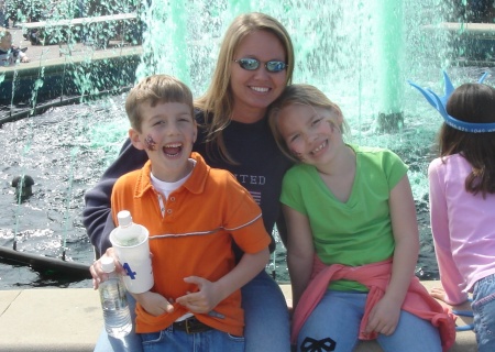 Kelly Webb Photo 20