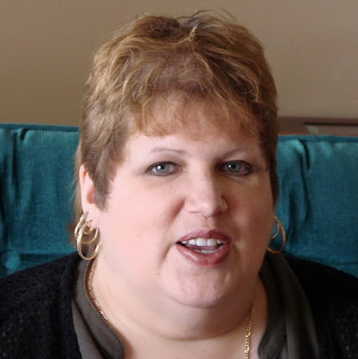 Judy Stowe Photo 7