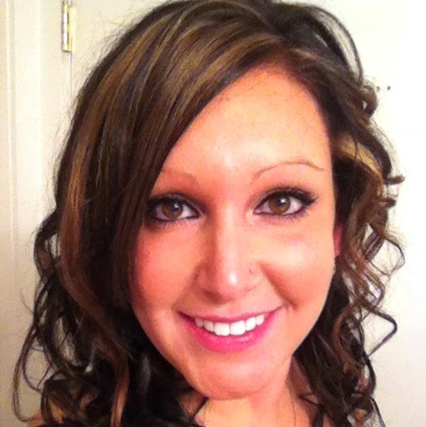 Tasha Roberts Photo 15