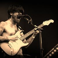 Simon Neil Photo 8