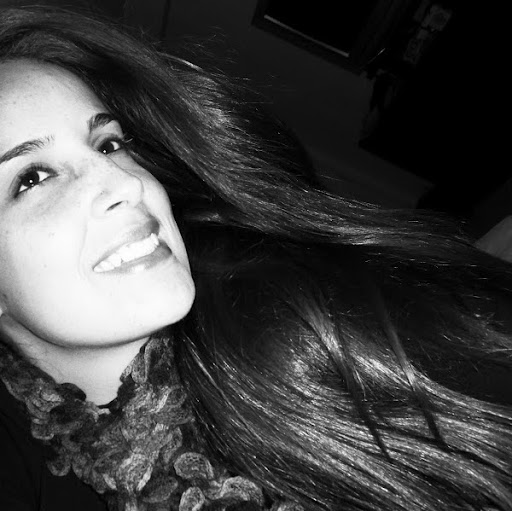 Pamela Teixeira Photo 15