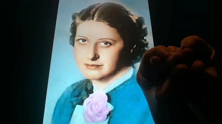 Beatrice Alexander Photo 26