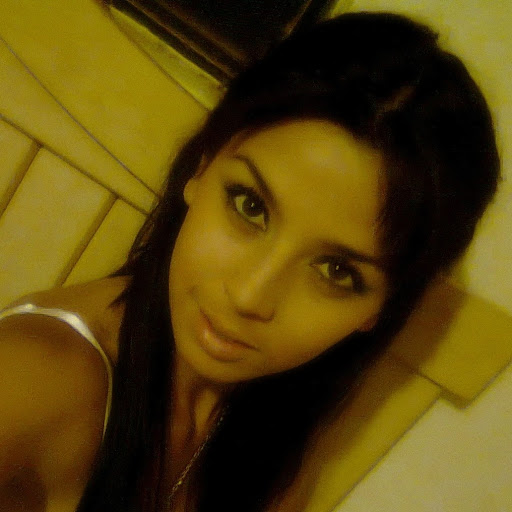 Jazmin Paredes Photo 10