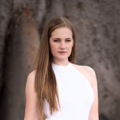 Courtney Heath Photo 10